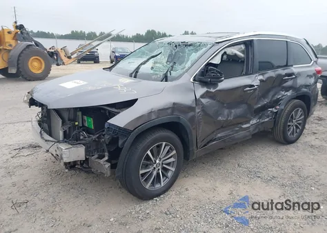 2018 Toyota Highlander Xle from USA, damaged, VIN 5TDKZRFH8JS548875